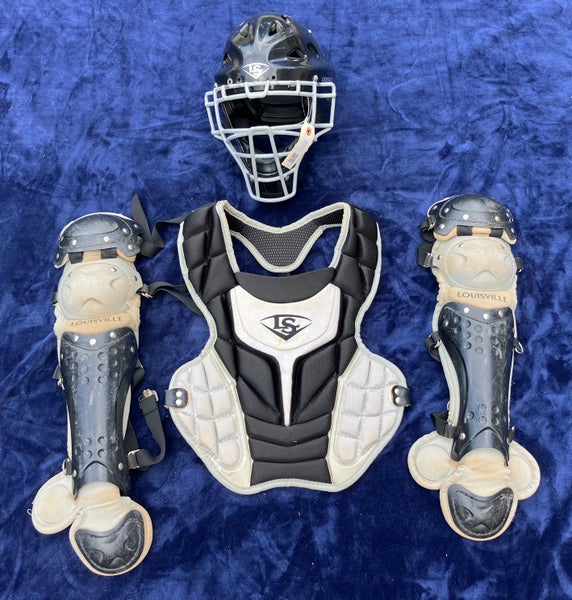 Youth Louisville Slugger Catcher's Set (Used)