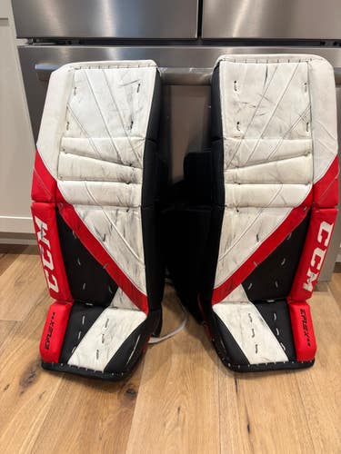 31" CCM Extreme Flex 5.9 Goalie Leg Pads (Used)