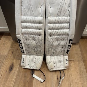 30" CCM Eflex 4.5 Goalie Leg Pads (Used)