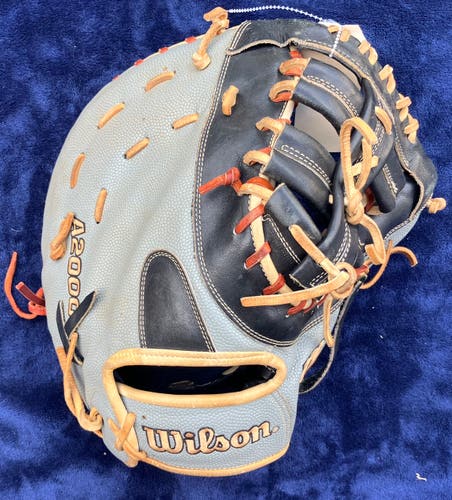Gray Wilson A2000 RH First Base Baseball Glove 12.5" (Used)