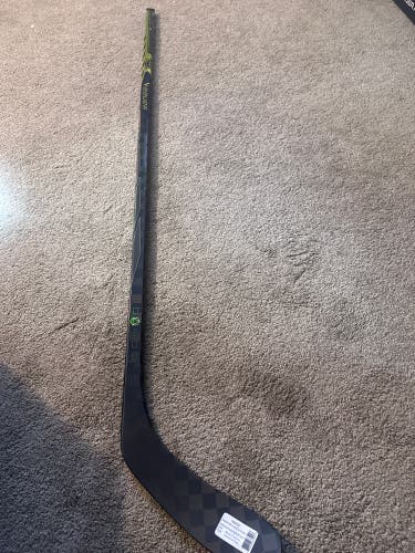 Intermediate Bauer Proto-R Left Handed 55 Flex Hockey Stick P28 (New)