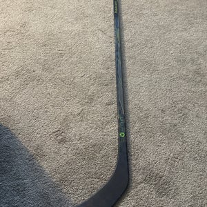 New Senior Bauer Right Hand P28 87 Flex Proto-R Hockey Stick