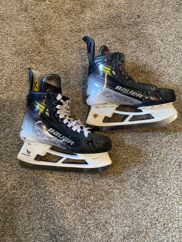 Bauer Vapor Hyperlite 2 Hockey Skates 8.5 Wide