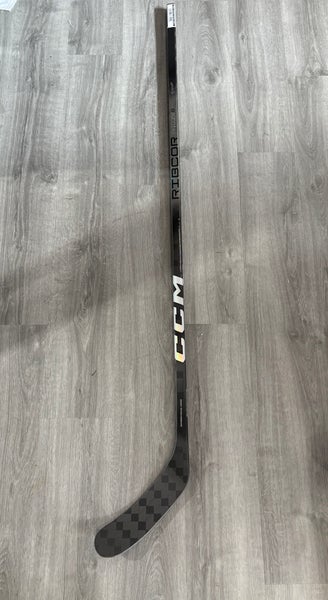 Senior CCM Jetspeed Trigger 8 Pro Right Handed Hockey Stick Toe Pattern Pro Stock Lewandowski (New)