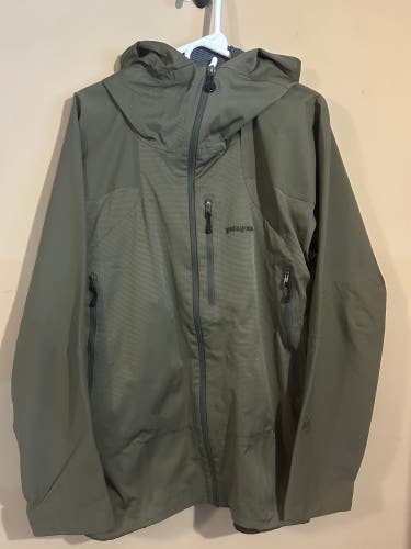 Early 2000s Patagonia Shell Jacket - Green (Men's Large)