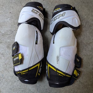 Senior Medium CCM Super Tacks AS1 Elbow Pads (Used)