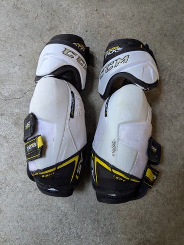 Senior Medium CCM Super Tacks AS1 Elbow Pads (Used)