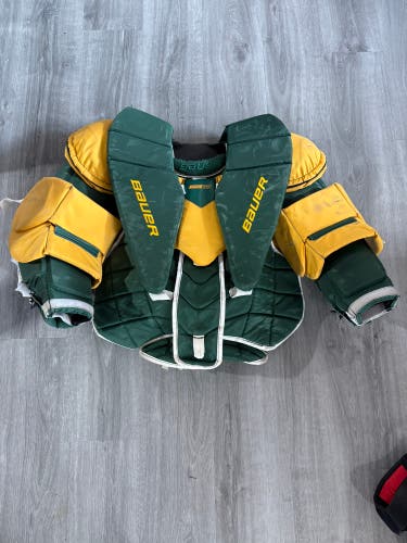 Clarkson Large Bauer pro series Goalie Chest Protector Pro Stock Parker (Used)
