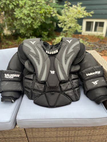 Large Vaughn Velocity V5 Goalie Chest Protector (Used)