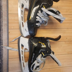 2024 Bauer Supreme M5 Pro Hockey Skates Regular Width Size 3 (Used)