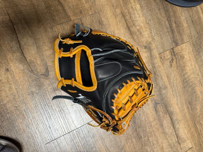 Valle 34” Catcher’s Glove