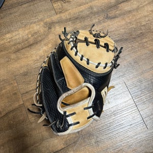 Wilson A2K RH Catcher's Glove 33.5" (Used)