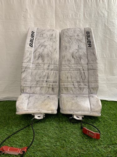 White Medium Junior Bauer GSX Goalie Leg Pads (Used)