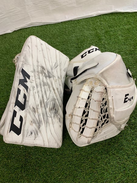 White Senior CCM Eflex 4.9 Goalie Gloves & Blockers Regular (Used)