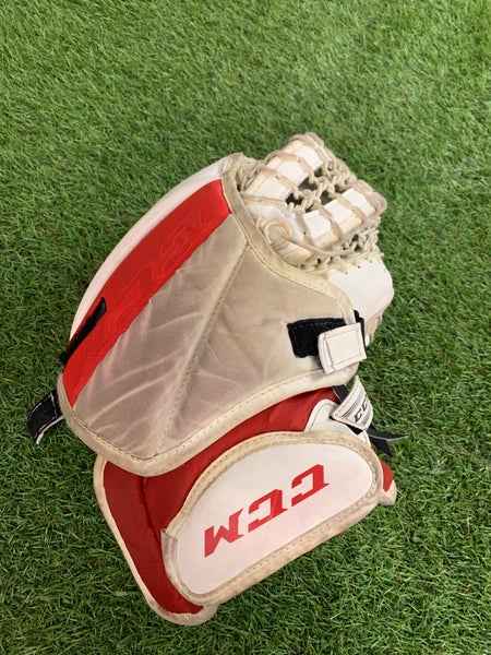 White Junior CCM Extreme Flex E5.5 Goalie Glove