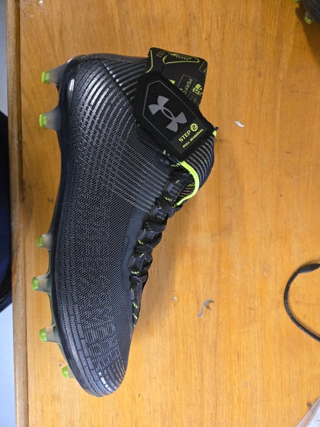 Men's Size M 11.5 (W 12.5) Under Armour Mid Top Turf Cleats (New)