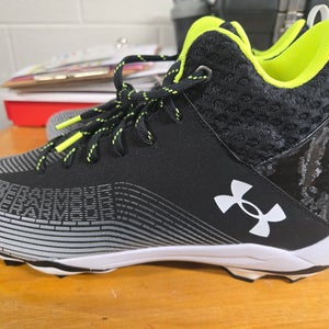 Men's Size M 12.5 (W 13.5) Under Armour High Top Molded Cleats (New)