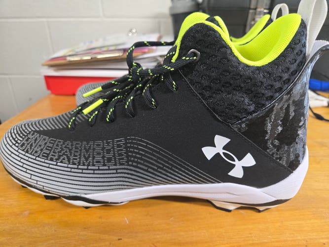 Men's Size M 12.5 (W 13.5) Under Armour High Top Molded Cleats (New)