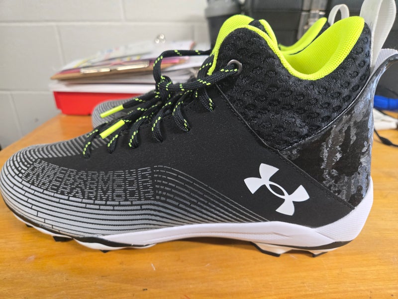 Men's Size M 12.5 (W 13.5) Under Armour High Top Molded Cleats (New)