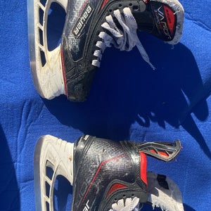 2021 Bauer Vapor 3X Pro Hockey Skates Regular Width Size 3.5 (Used)
