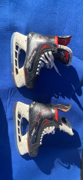 2021 Bauer Vapor 3X Pro Hockey Skates Regular Width Size 3.5 (Used)