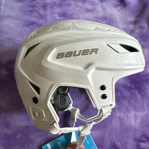 Small/Med Bauer Hyperlite Helmet (New)