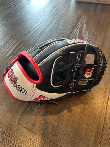 Infield RH Wilson A2000 1975 Baseball Glove 11.75" (New)