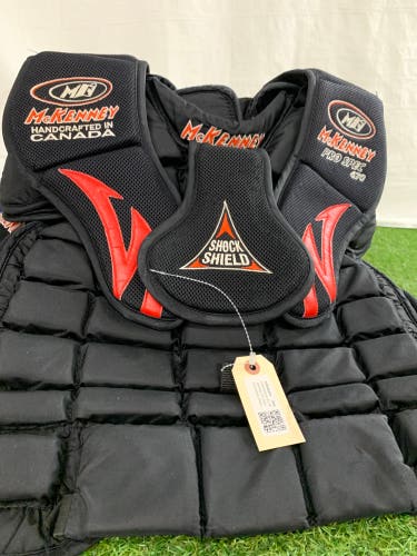 Intermediate XL Mckenney Pro Spec 470 Goalie Chest Protector (Used)