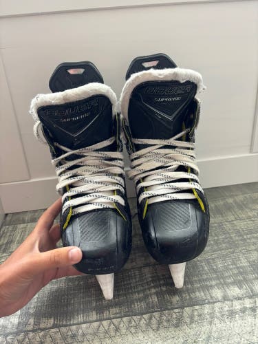 Bauer Supreme M50 Pro Hockey Skates Regular Width Size 3 (Used)
