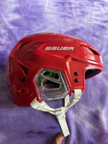 Red M/L Bauer Hyperlite Helmet (New)