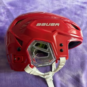 Red M/L Bauer Hyperlite Helmet (New)