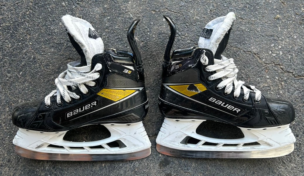 Bauer Supreme 3S Pro Hockey Skates Regular Width Size 2.5 (Used)