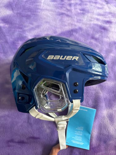 Small/Med Bauer Hyperlite Helmet (New)