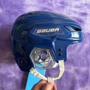 Small/Med Bauer Hyperlite Helmet (New)