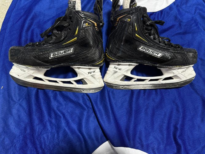 2019 Bauer Supreme 2S Pro Hockey Skates Regular Width Size 4 (Used)