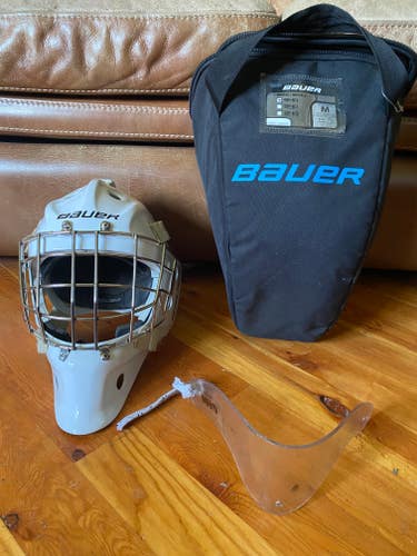Used Bauer 940 Senior Goalie Helmet/Mask Medium - like new