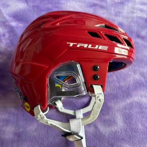 Red Small True Dynamic 9 Helmet (New)