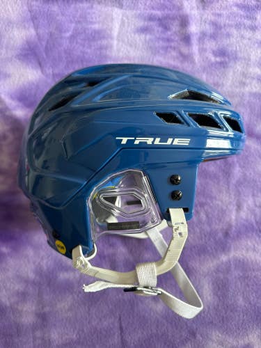Blue Medium True Dynamic 9 Helmet (New)