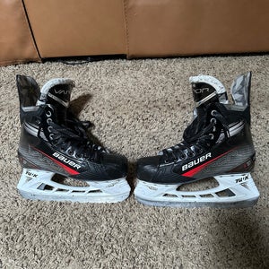 2022 Bauer Vapor X3 Hockey Skates Regular Width 7 (Used)