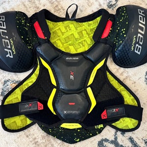Small Junior Bauer Vapor 3X Shoulder Pads (Used)