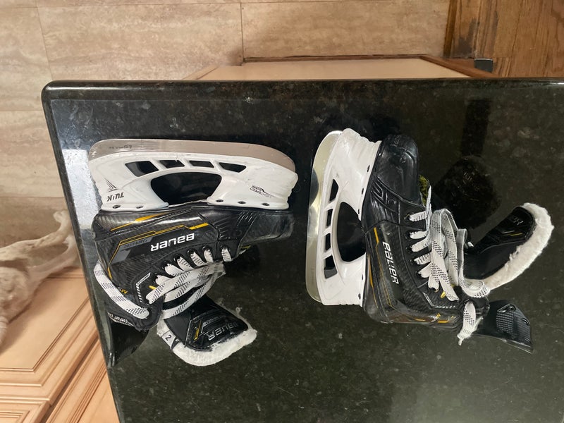 2025 Bauer Supreme M5 Pro Hockey Skates Regular Width Size 2 (Used)