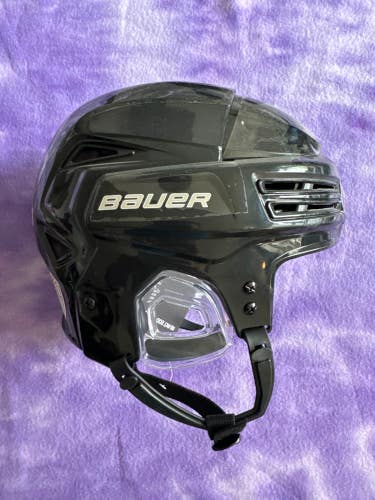 Black Small Bauer Re-Akt 200 Helmet (New)
