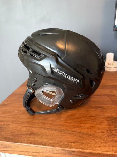 Medium Bauer Re-Akt 95 Helmet - black