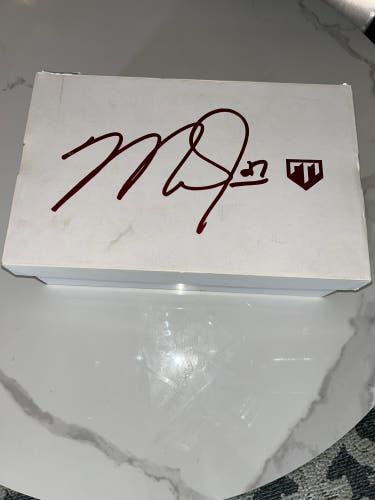 Black Men's Size M 10.0 (W 11.0) Adult Nike Trout Low Top (New)