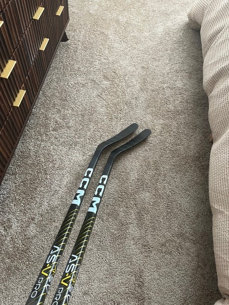 Senior CCM Super Tacks AS-V Pro Right Handed Hockey Stick Toe Pattern Pro Stock (New)