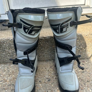 Gray Men's Size M 9.0 (W 10.0) Fly Racing (New)
