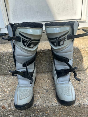 Gray Men's Size M 9.0 (W 10.0) Fly Racing (New)