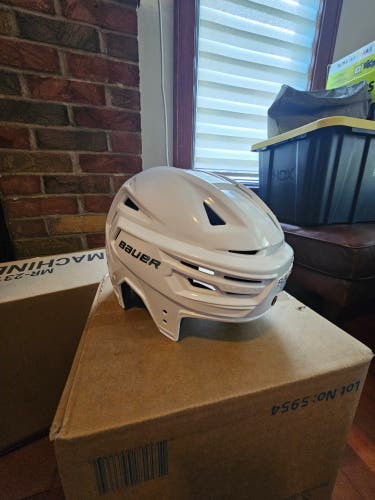 Medium Bauer Re-Akt 155 Helmet (Used)