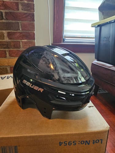 Medium Bauer Re-Akt 155 Helmet (Used)