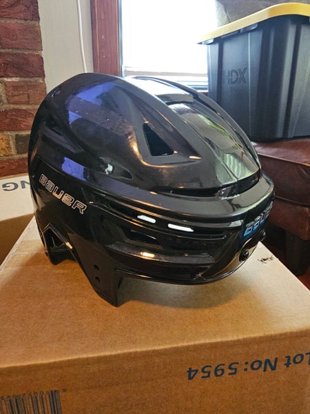 Large Bauer Re-Akt 155 Helmet (Used)